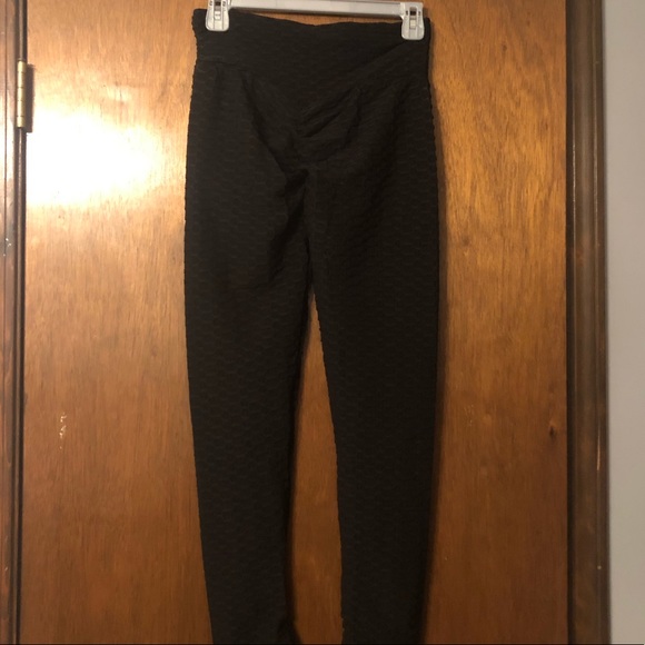 TikTok Leggings-3 pair Black, Mauve, Tie-Dye - Picture 12 of 16